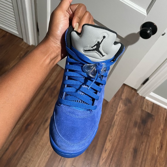 Air Jordan 5 Retros - Picture 2 of 3